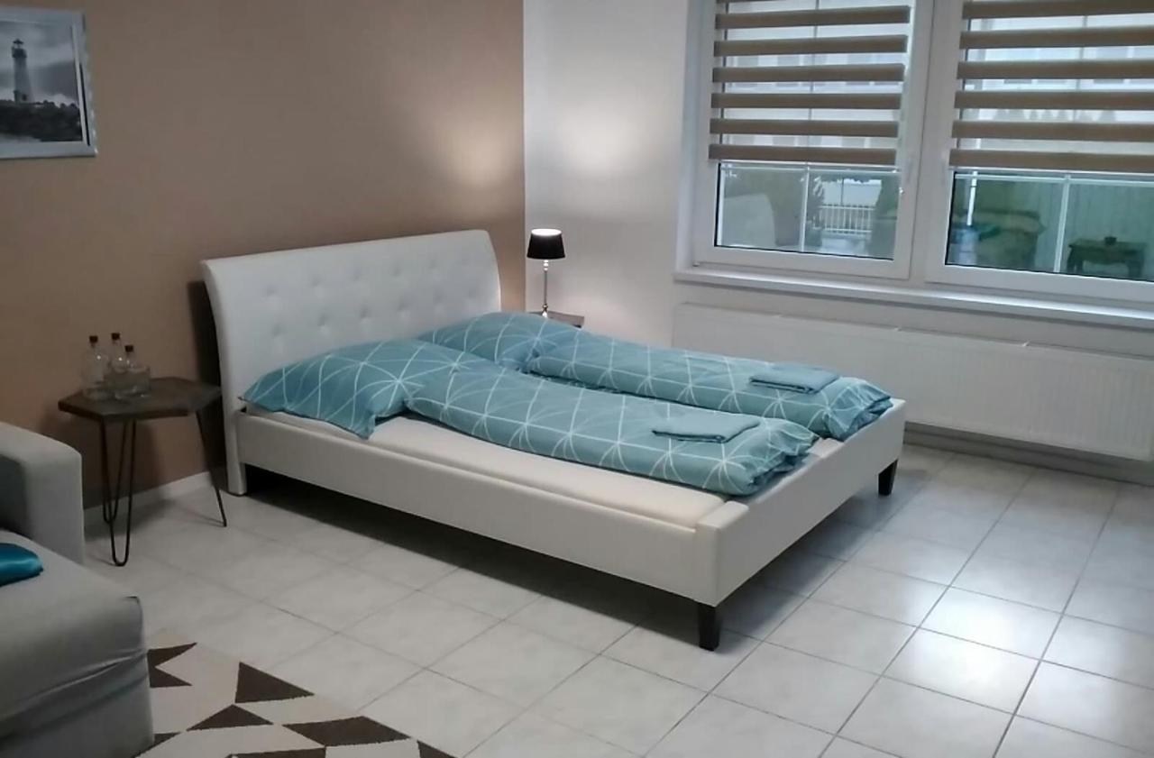 Slnečný apartmánový dom Oslany Esterno foto