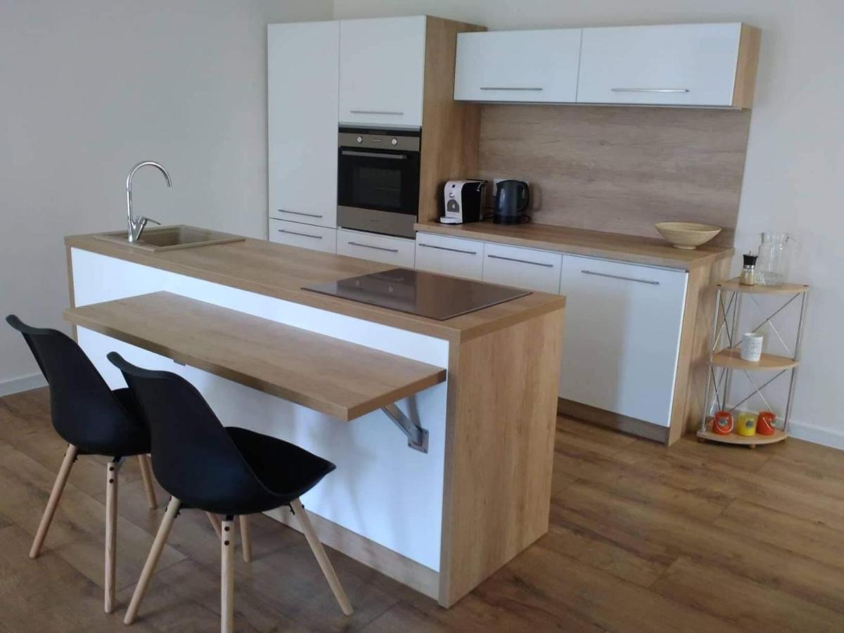 Slnečný apartmánový dom Oslany Esterno foto