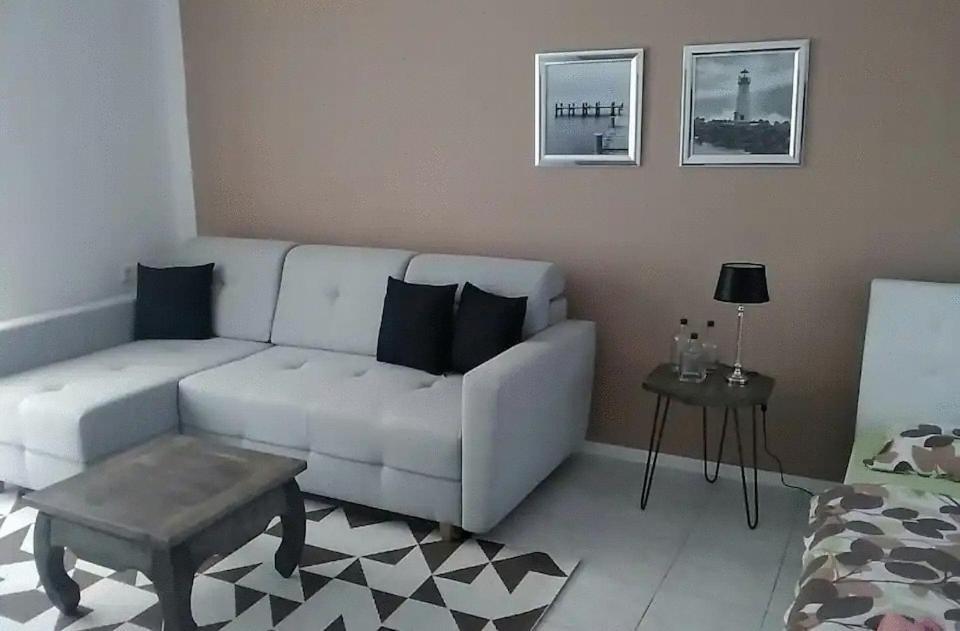 Slnečný apartmánový dom Oslany Esterno foto