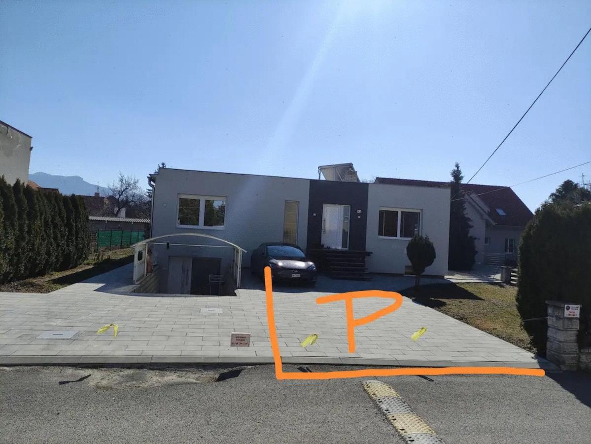 Slnečný apartmánový dom Oslany Esterno foto